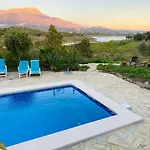 La Rustica En Vinuela, Piscina Privada Nyaraló Viñuela