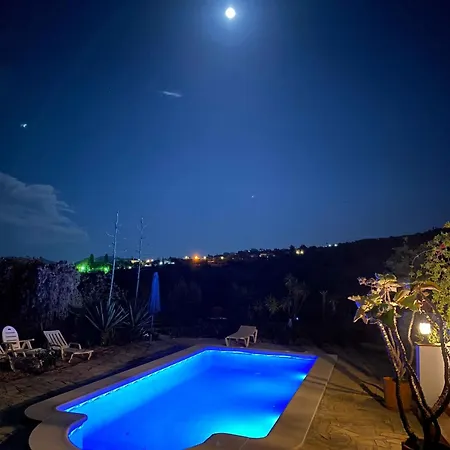 בית נופש La Rustica En Vinuela, Piscina Privada